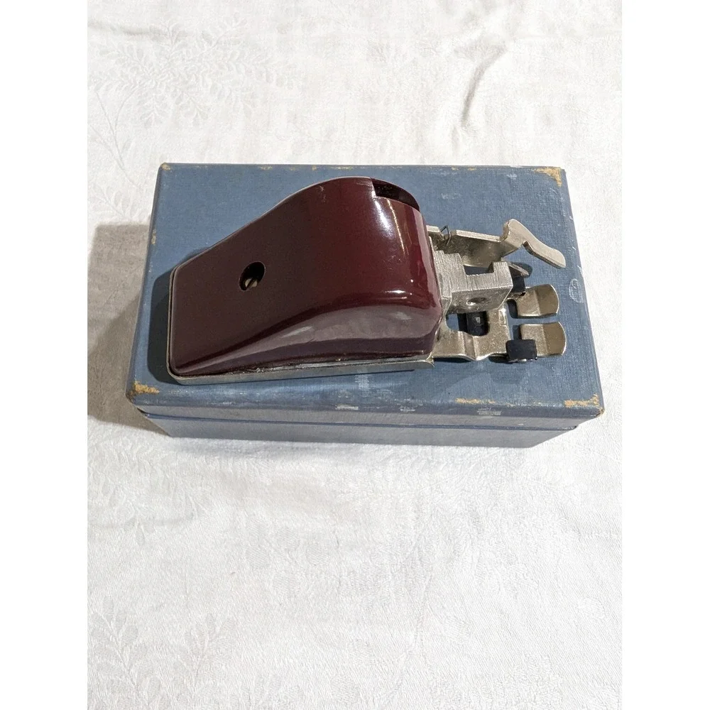 VINTAGE HOUSEHOLD ZIG ZAG SEWING MACHINE ATTACHMENT W/ BOX MADE IN JAPAN‎